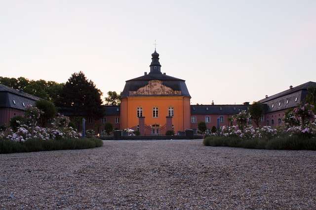 Außenansicht Schloss Wickrath in Mönchengladbach